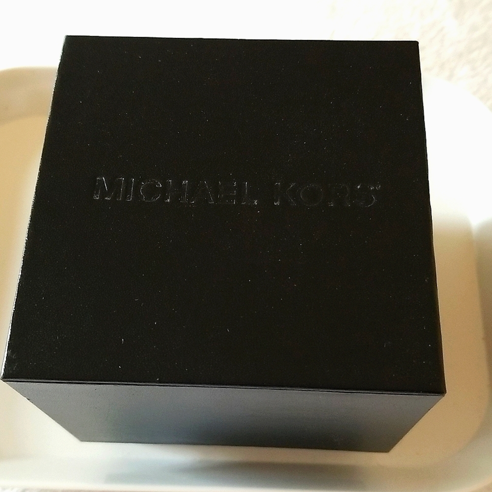 Michael Kors Watch Box